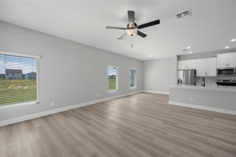 House in Lake Alfred, Florida 4 bedrooms, 203.83 sq.m. № 2104998 - photo 9