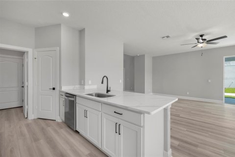 House in Lake Alfred, Florida 4 bedrooms, 203.83 sq.m. № 2104998 - photo 6