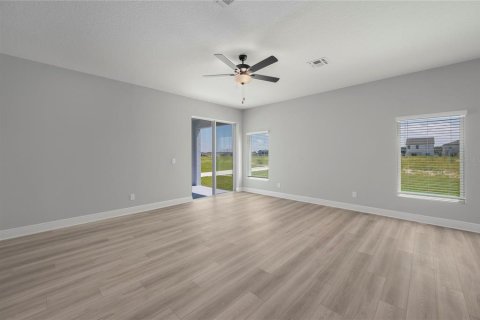 House in Lake Alfred, Florida 4 bedrooms, 203.83 sq.m. № 2104998 - photo 11