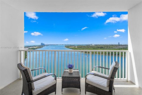 Condo à Sunny Isles Beach, Floride, 2 chambres  № 2081422