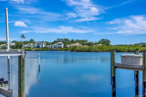 House in Jupiter, Florida 2 bedrooms, 298.22 sq.m. № 2088384 - photo 2