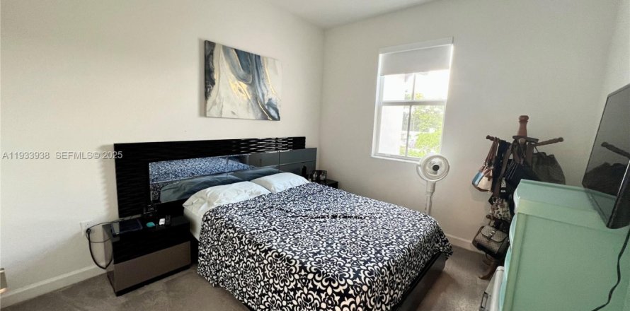 Таунхаус в Майами, Флорида 3 спальни, 157.47м2 № 1992387