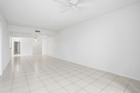 Купить кондоминиум в Тамарак, Флорида 3 комнаты, 149.02м2, № 2086547 - фото 16
