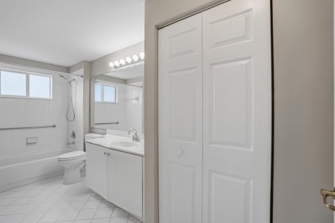 Купить кондоминиум в Тамарак, Флорида 3 комнаты, 149.02м2, № 2086547 - фото 26