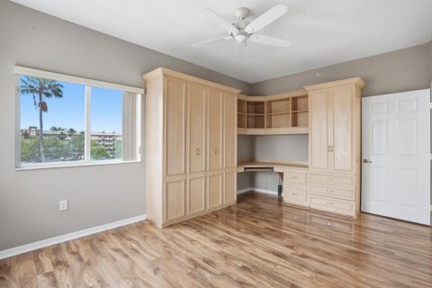 Купить кондоминиум в Тамарак, Флорида 3 комнаты, 149.02м2, № 2086547 - фото 30