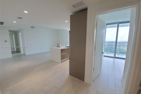 Condo in Sunrise, Florida, 3 bedrooms  № 2010204 - photo 4