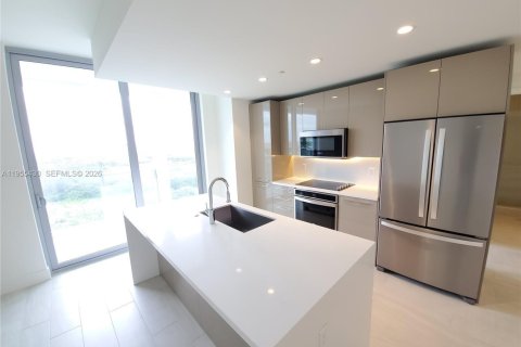 Condo in Sunrise, Florida, 3 bedrooms  № 2010204 - photo 2