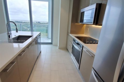 Condo in Sunrise, Florida, 3 bedrooms  № 2010204 - photo 11