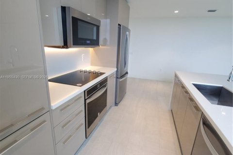 Condo in Sunrise, Florida, 3 bedrooms  № 2010204 - photo 5