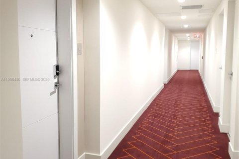 Condo in Sunrise, Florida, 3 bedrooms  № 2010204 - photo 26