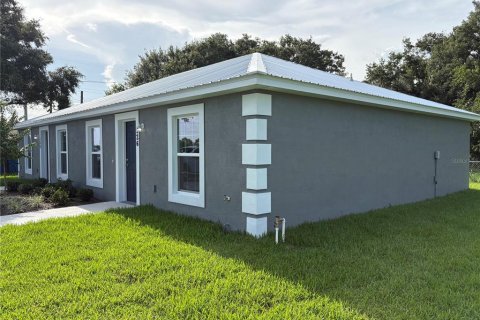 Duplex in Fort Meade, Florida 4 bedrooms, 166.3 sq.m. № 1786804 - photo 3