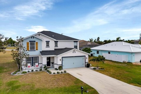 House in Port Charlotte, Florida 4 bedrooms, 256.5 sq.m. № 1940870 - photo 2