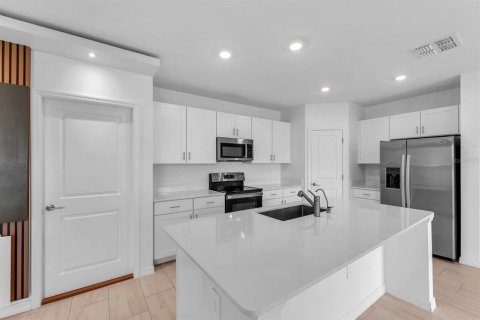 Villa ou maison à louer à Plant City, Floride: 4 chambres, 178.37 m2 № 2427244 - photo 12