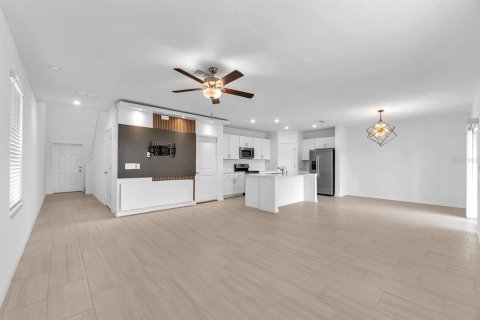 Villa ou maison à louer à Plant City, Floride: 4 chambres, 178.37 m2 № 2427244 - photo 7
