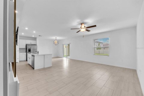 Villa ou maison à louer à Plant City, Floride: 4 chambres, 178.37 m2 № 2427244 - photo 8