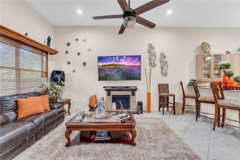 Villa ou maison à vendre à Boynton Beach, Floride: 4 chambres, 262.54 m2 № 2026980 - photo 12