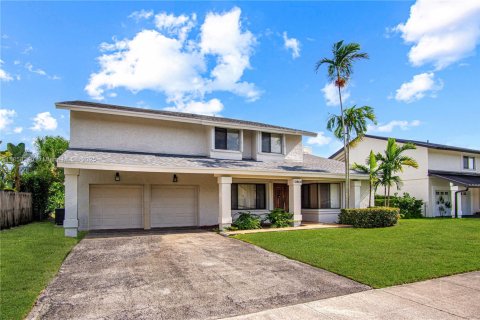 Casa en venta en Miami, Florida, 4 dormitorios, 242.66 m2 № 1882618 - foto 10