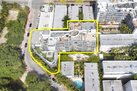 Condo in Miami Beach, Florida, 2 bedrooms  № 1700557 - photo 22