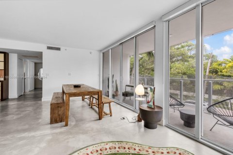 Condo in Miami Beach, Florida, 2 bedrooms  № 1700557 - photo 9