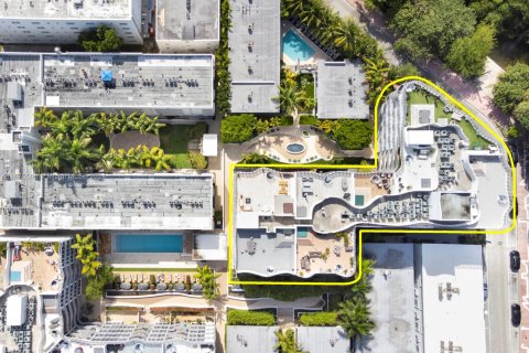 Condo in Miami Beach, Florida, 2 bedrooms  № 1700557 - photo 19