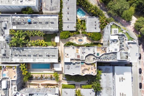 Condo in Miami Beach, Florida, 2 bedrooms  № 1700557 - photo 23