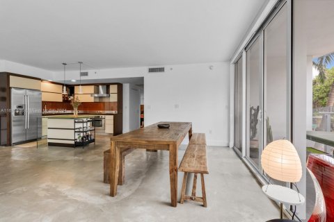 Condo in Miami Beach, Florida, 2 bedrooms  № 1700557 - photo 10