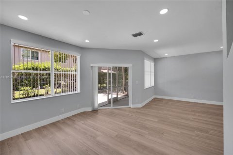 Townhouse in Boca Raton, Florida 4 bedrooms, 167.04 sq.m. № 1892047 - photo 13