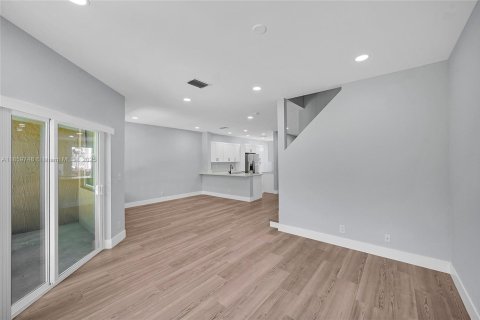 Townhouse in Boca Raton, Florida 4 bedrooms, 167.04 sq.m. № 1892047 - photo 12