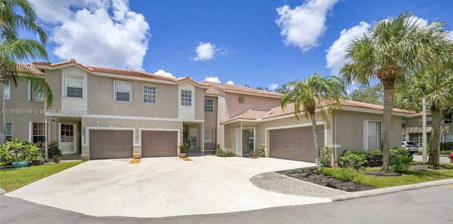 Townhouse in Boca Raton, Florida 4 bedrooms, 167.04 sq.m. № 1892047