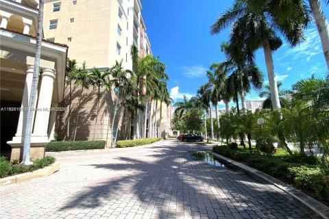 Condo in Sunny Isles Beach, Florida, 2 bedrooms  № 1802510 - photo 19