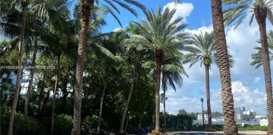 Condo in Sunny Isles Beach, Florida, 2 bedrooms  № 1802510
