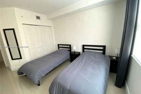 Condo in Sunny Isles Beach, Florida, 2 bedrooms  № 1802510 - photo 13