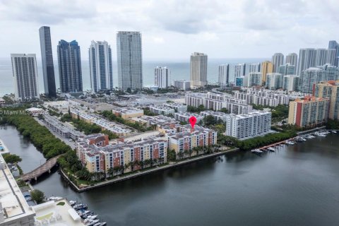 Condo in Sunny Isles Beach, Florida, 2 bedrooms  № 1802510 - photo 30
