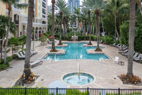 Condo in Sunny Isles Beach, Florida, 2 bedrooms  № 1802510 - photo 25