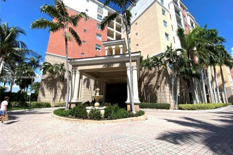 Condo in Sunny Isles Beach, Florida, 2 bedrooms  № 1802510 - photo 18