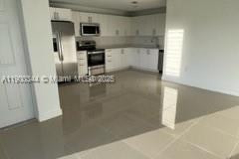 Adosado en alquiler en Homestead, Florida, 4 dormitorios, 129.88 m2 № 1952061 - foto 8