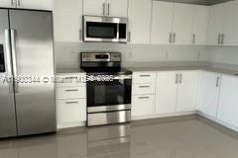 Adosado en alquiler en Homestead, Florida, 4 dormitorios, 129.88 m2 № 1952061 - foto 5