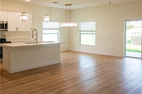 House in Vero Beach, Florida 3 bedrooms, 161.65 sq.m. № 2434321 - photo 8