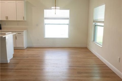 House in Vero Beach, Florida 3 bedrooms, 161.65 sq.m. № 2434321 - photo 13