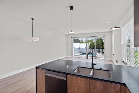 Touwnhouse à vendre à Clermont, Floride: 4 chambres, 171.4 m2 № 2361128 - photo 10