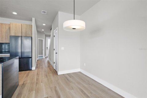 Touwnhouse à vendre à Clermont, Floride: 4 chambres, 171.4 m2 № 2361128 - photo 6