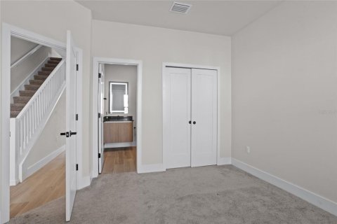 Touwnhouse à vendre à Clermont, Floride: 4 chambres, 171.4 m2 № 2361128 - photo 4