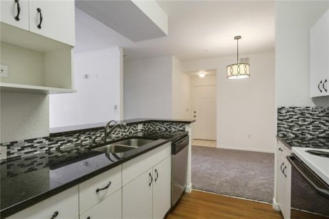 Condo in Tampa, Florida, 3 bedrooms  № 2166275 - photo 13