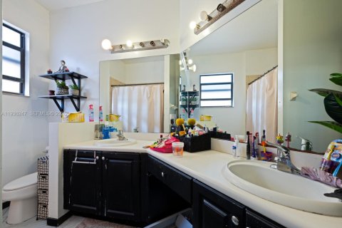 House in Homestead, Florida 5 bedrooms № 1995734 - photo 17