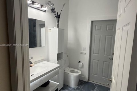 House in Homestead, Florida 5 bedrooms № 1995734 - photo 11