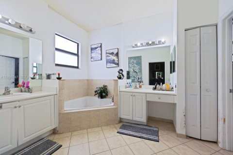 House in Homestead, Florida 5 bedrooms № 1995734 - photo 15