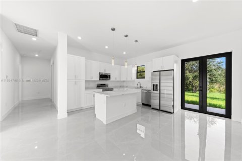 Casa en venta en Lehigh Acres, Florida, 3 dormitorios № 1947427 - foto 22