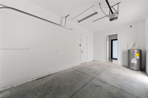 Casa en venta en Lehigh Acres, Florida, 3 dormitorios № 1947427 - foto 21