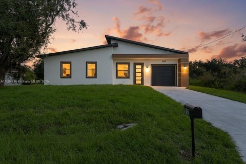 Casa en venta en Lehigh Acres, Florida, 3 dormitorios № 1947427 - foto 1