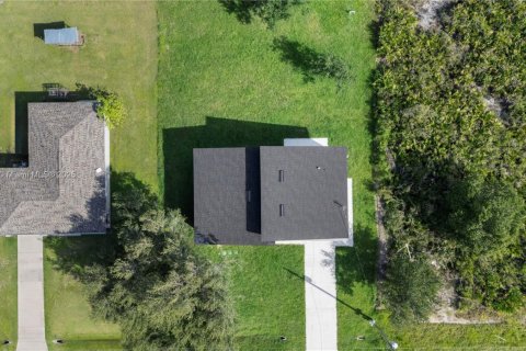 Casa en venta en Lehigh Acres, Florida, 3 dormitorios № 1947427 - foto 27